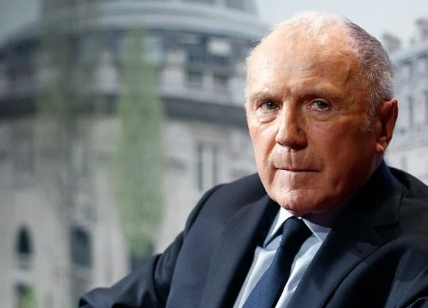 François Pinault, a billionaire businessman born in 1936 in Brittany, France, founded luxury group Kering and investment firm Artémis. His career spans timber trading, luxury retail, and contemporary art philanthropy.