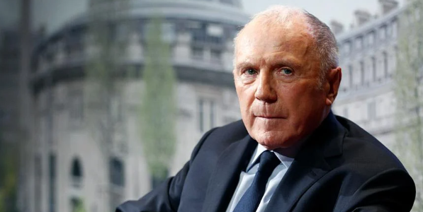 François Pinault, a billionaire businessman born in 1936 in Brittany, France, founded luxury group Kering and investment firm Artémis. His career spans timber trading, luxury retail, and contemporary art philanthropy.