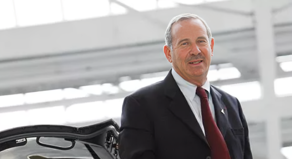 Charles Edelstenne, a key figure in aerospace, led Dassault Aviation and Systèmes, shaping innovation and industry growth for decades.