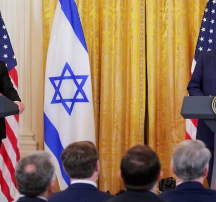 Donald Trump and Israeli Prime Minister Netanyahu addressing the press about Gaza takeover proposals.