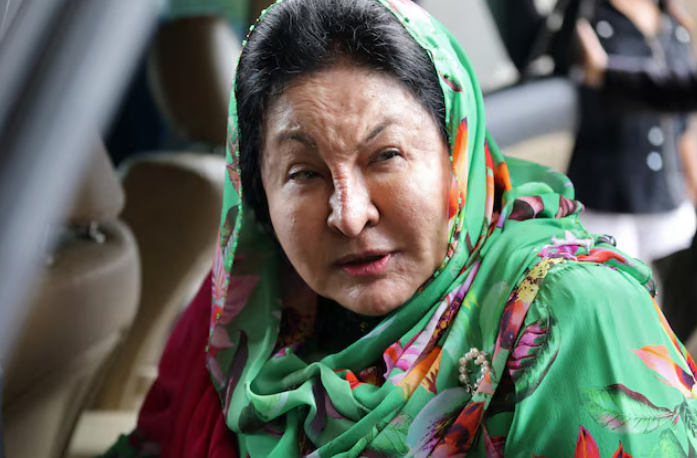Rosmah Mansor departs the Kuala Lumpur High Court after proceedings